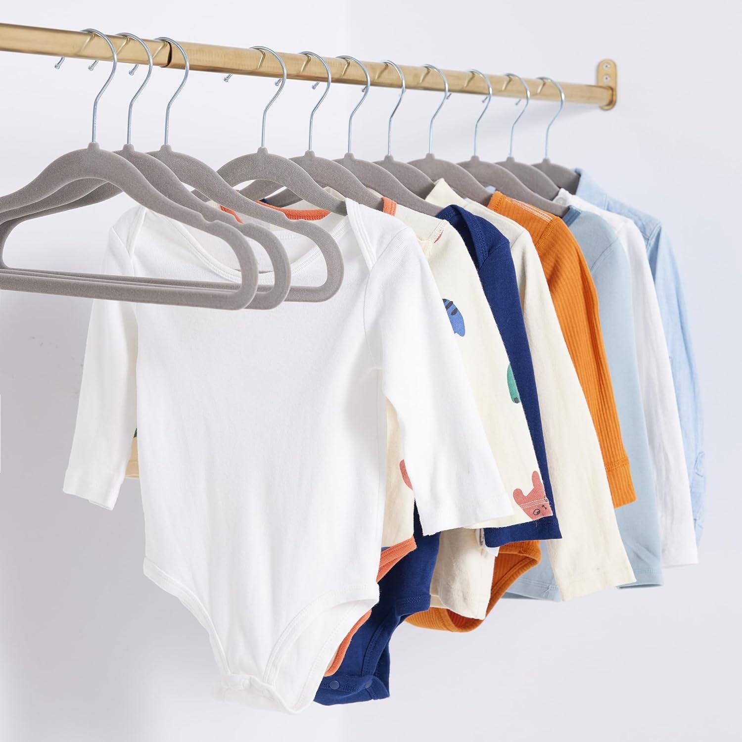 Space-Saving Velvet Non-Slip Hangers for Children - 30-Pack Gray Closet Organizers with Shoulder Notches, Ideal for Infants and Toddlers' Apparel
