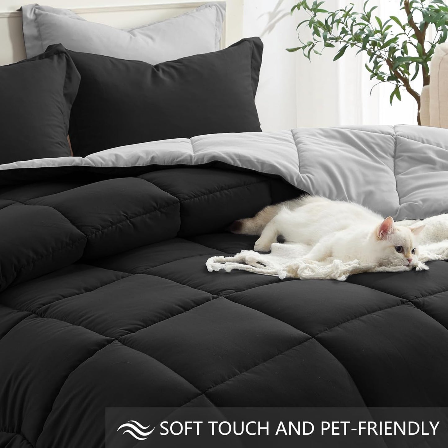 King Size Reversible Comforter Set - Lightweight Down Alternative Bedding in Black and Light Grey, 3 Piece with 2 Shams, All Season Soft Comforter for King Size Bed