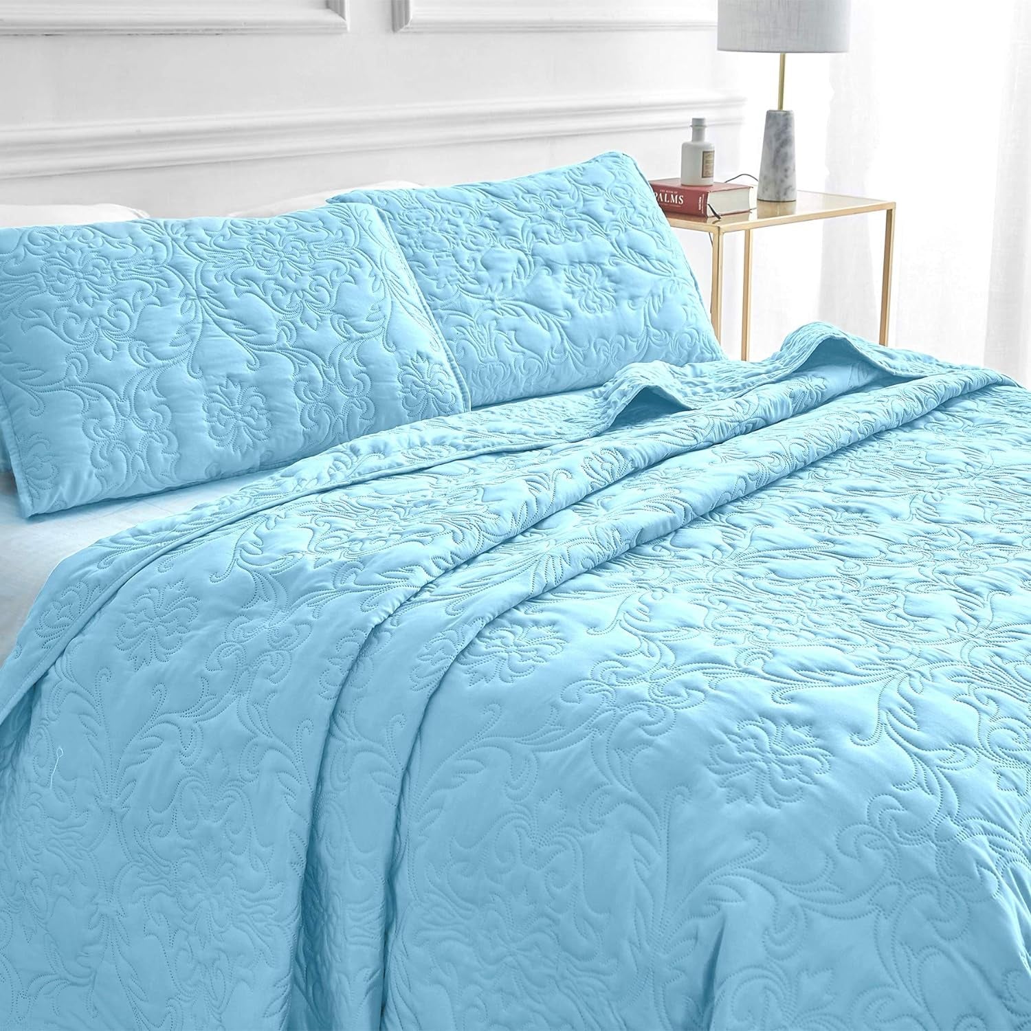 Sophia and William 3-Piece Reversible Microfiber Quilt Set for Queen/Full Size Beds, Includes 1 Quilt and 2 Pillow Shams, Lightweight, Cozy, and Hypoallergenic in Light Blue